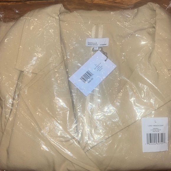 NWT Tan Trench coat- Danielle Bernstein- WeWoreWhat - Picture 2 of 6